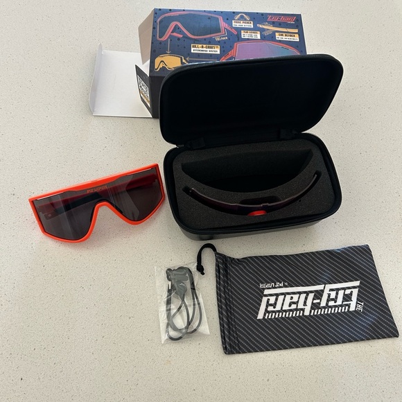 Pit Viper Other - Pit Viper Bold Sunglasses with Case